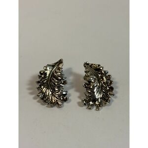 Vintage Silver Tone Clip On Earrings Detailed Leaf Pattern Elegant